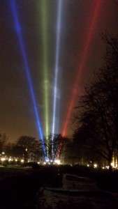 Ein erster Vorgeschmack auf die Kulturolympiade - die vom ECE-Konzern gesponsorte Olympia-Lichtershow.